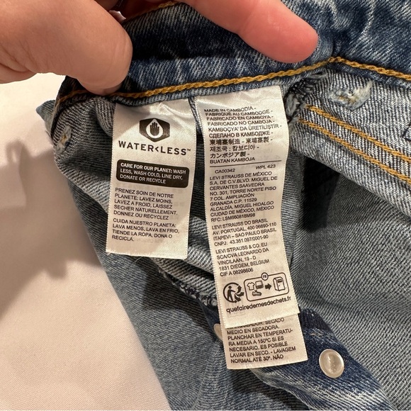 Levi's Premium Ribcage Jeans - Picture 9 of 9